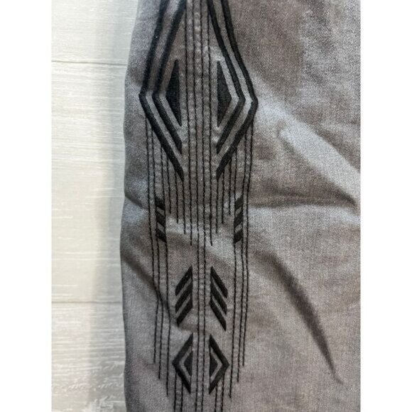 Gray Denim Skirt with Embroidery Stretchy Size 6‎ NWOT - Picture 4 of 6